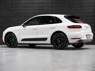 2015 Porsche Macan - Thumbnail