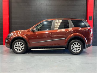 2019 Mahindra XUV500 - Thumbnail