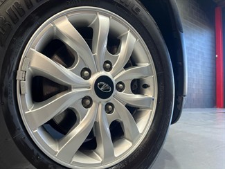 2019 Mahindra XUV500 - Thumbnail