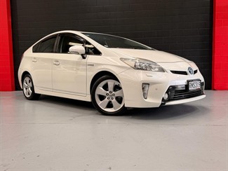 2012 TOYOTA Prius - Thumbnail