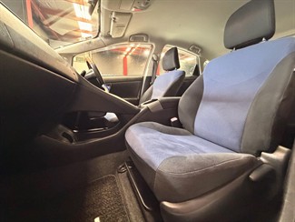 2012 TOYOTA Prius - Thumbnail