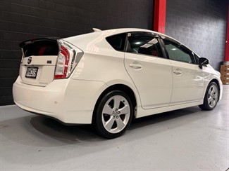 2012 TOYOTA Prius - Thumbnail
