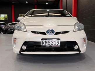 2012 TOYOTA Prius - Thumbnail