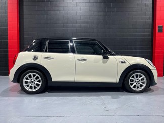 2015 Mini Cooper - Thumbnail