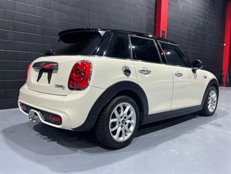 2015 Mini Cooper - Thumbnail