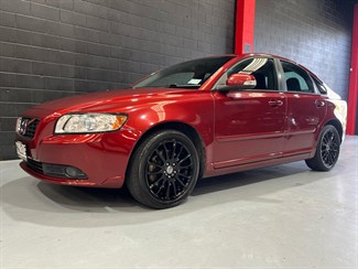 2010 Volvo S40 - Thumbnail