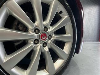 2015 Jaguar XF - Thumbnail