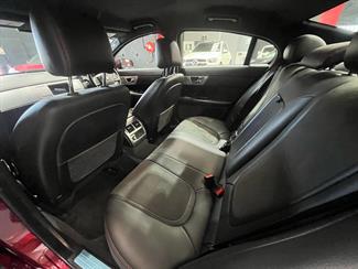 2015 Jaguar XF - Thumbnail
