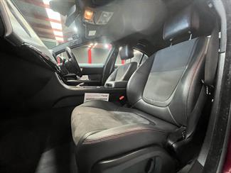 2015 Jaguar XF - Thumbnail