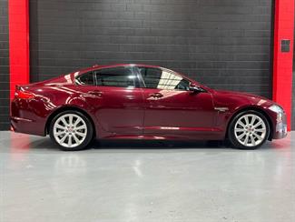 2015 Jaguar XF - Thumbnail