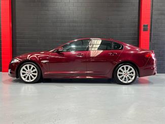 2015 Jaguar XF - Thumbnail