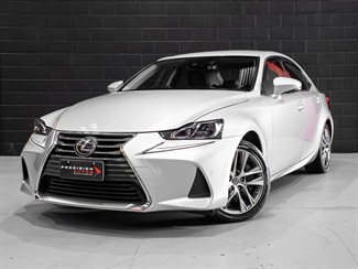 2017 Lexus IS 200t - Thumbnail