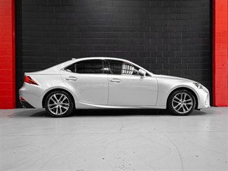 2017 Lexus IS 200t - Thumbnail