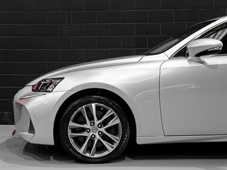 2017 Lexus IS 200t - Thumbnail