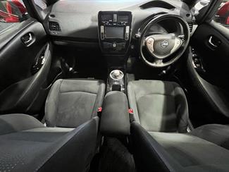 2015 Nissan Leaf - Thumbnail