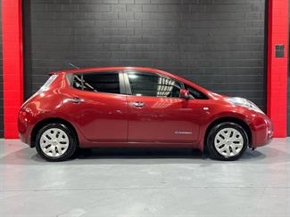 2015 Nissan Leaf - Thumbnail