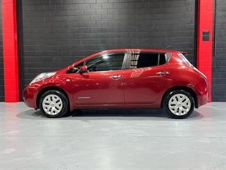 2015 Nissan Leaf - Thumbnail