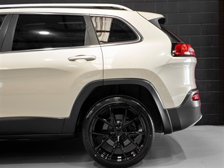 2016 Jeep Cherokee - Thumbnail