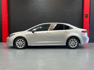 2022 TOYOTA Corolla - Thumbnail