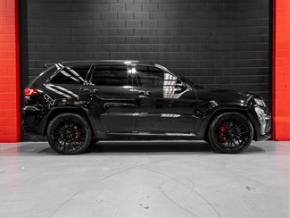 2017 Jeep Grand Cherokee - Thumbnail