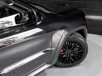 2017 Jeep Grand Cherokee - Thumbnail