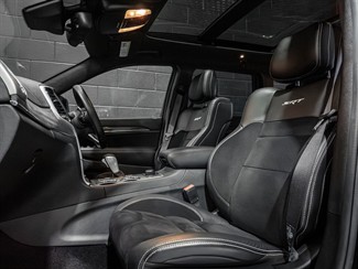 2017 Jeep Grand Cherokee - Thumbnail