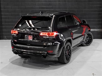 2017 Jeep Grand Cherokee - Thumbnail