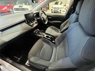2021 TOYOTA Corolla - Thumbnail
