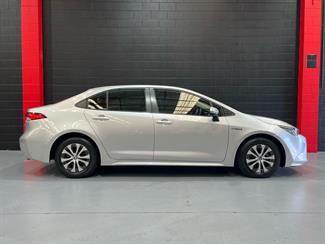 2021 TOYOTA Corolla - Thumbnail