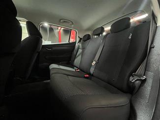 2015 Nissan Leaf - Thumbnail