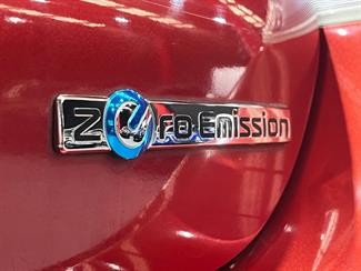 2015 Nissan Leaf - Thumbnail