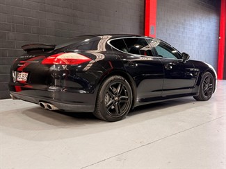 2013 Porsche Panamera - Thumbnail
