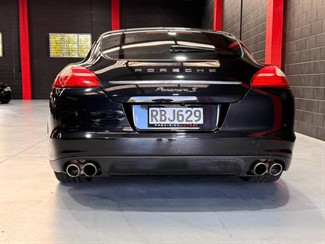 2013 Porsche Panamera - Thumbnail