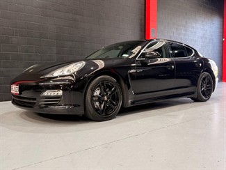 2013 Porsche Panamera - Thumbnail