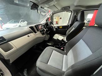 2020 TOYOTA Hiace - Thumbnail