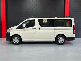 2020 TOYOTA Hiace - Thumbnail