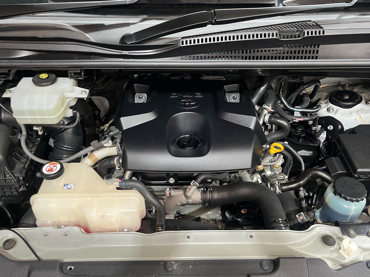 2020 TOYOTA Hiace