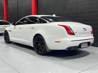 2011 Jaguar Xj - Thumbnail