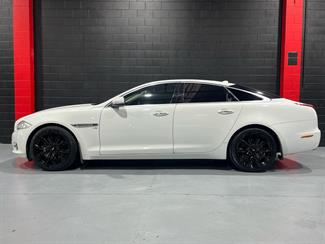 2011 Jaguar Xj - Thumbnail