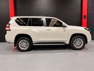 2017 TOYOTA Landcruiser Prado - Thumbnail
