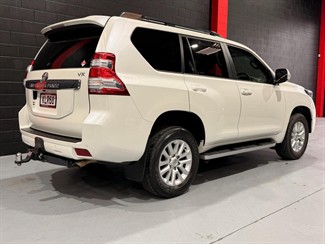 2017 TOYOTA Landcruiser Prado - Thumbnail