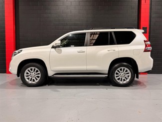 2017 TOYOTA Landcruiser Prado - Thumbnail