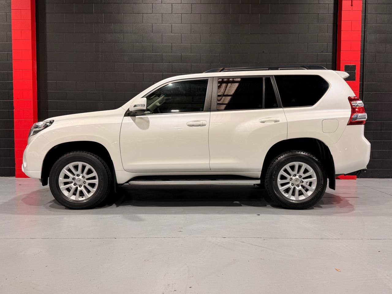 2017 TOYOTA Landcruiser Prado