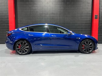2019 Tesla Model 3 - Thumbnail