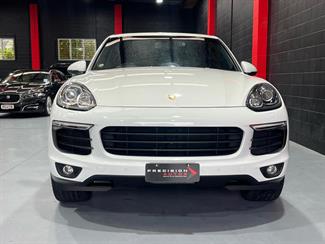 2016 Porsche Cayenne - Thumbnail