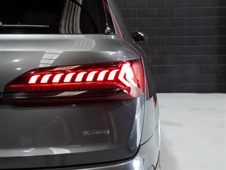 2020 Audi Q7 - Thumbnail