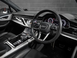 2020 Audi Q7 - Thumbnail