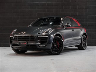 2017 Porsche Macan - Thumbnail