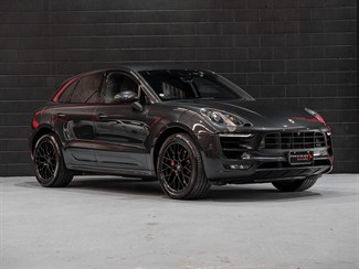 2017 Porsche Macan - Thumbnail