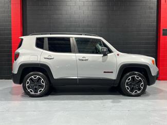 2018 Jeep Renegade - Thumbnail